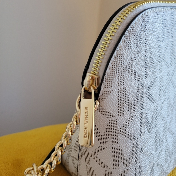 Michael Kors Cindy Dome Large crossbody - Picture 3 of 7